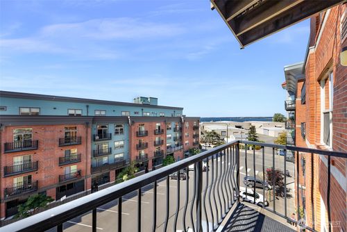 unit-404-910 Harris Ave, Bellingham, WA, 98225-7008 | Card Image