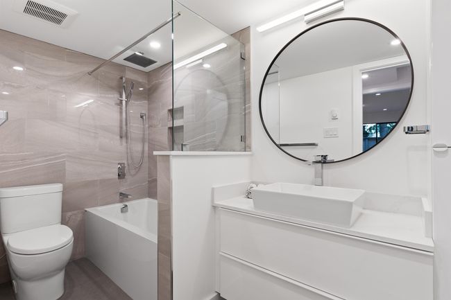111 - 1500 Pendrell St, Condo with 2 bedrooms, 1 bathrooms and 2 parking in Vancouver BC | Image 16