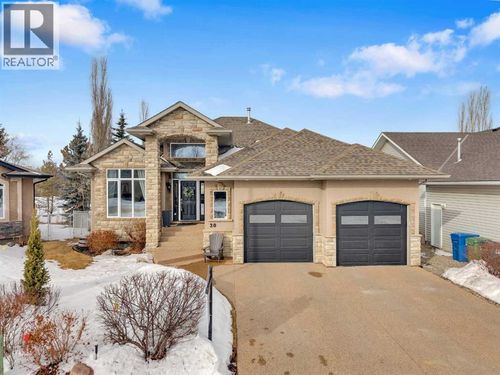 30 Law Close, Red Deer, AB, T4R3K2 | Card Image