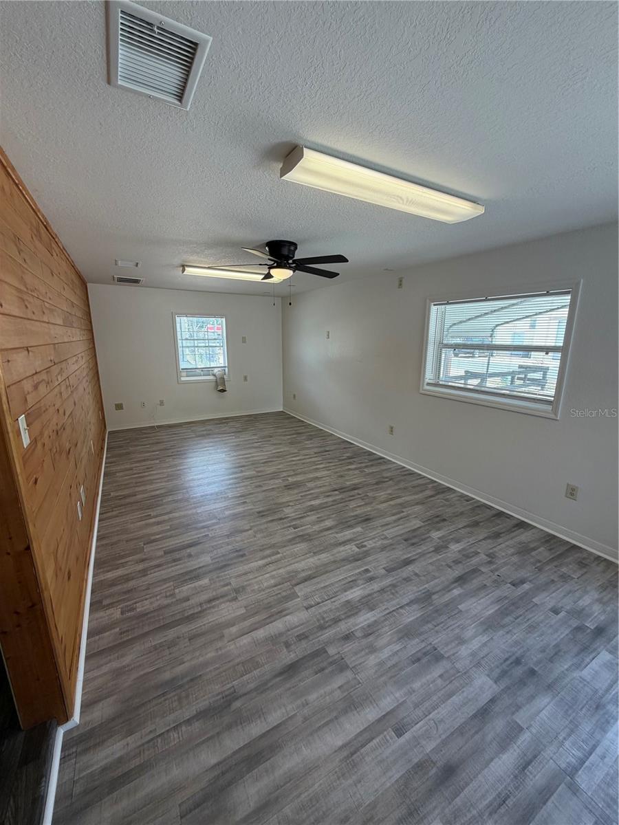 Residential Lease in FRUITLAND PARK 4