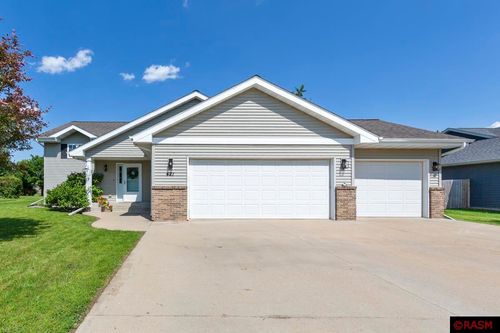 421 Woodhaven Ln, Mankato, MN, 56001-5790 | Card Image