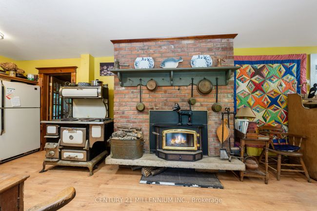 836100 4 Th Line E, House other with 3 bedrooms, 2 bathrooms and 20 parking in Mulmur ON | Image 10
