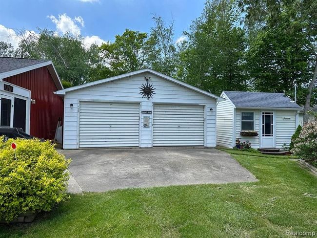 garage and guest house | Image 12