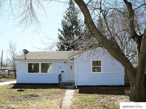 227 North Dr, Fremont, NE, 68025-6017 | Card Image