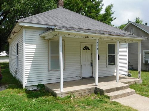 305 E Forest St, Pittsburg, KS, 66762-5324 | Card Image