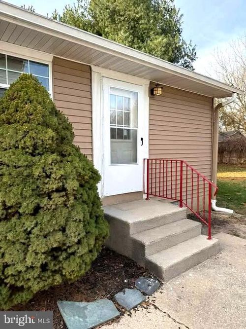 b-19 Walnut St, WILLIAMSTOWN, NJ, 08094-2758 | Card Image