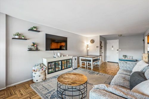 1p-17-85 215th St, Bayside, NY, 11360 | Card Image