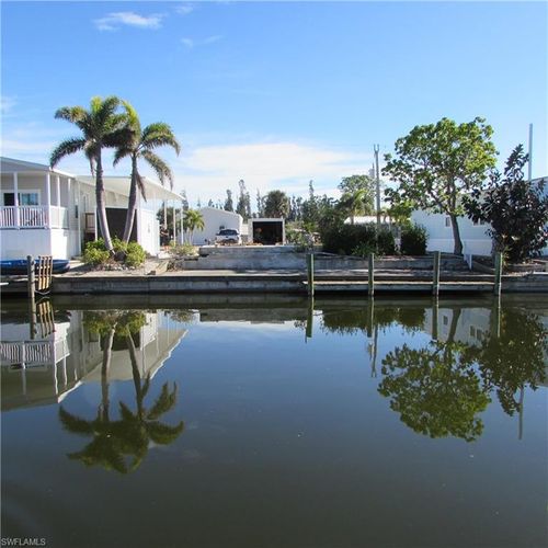5004 Gulfgate Ln, SAINT JAMES CITY, FL, 33956-2714 | Card Image