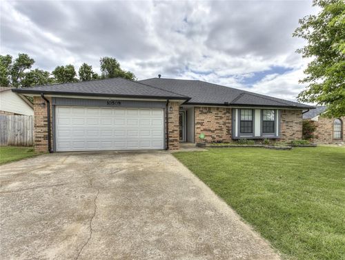 10508 Songbird Ln, Midwest City, OK, 73130-7015 | Card Image