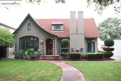 2425 7th St, Hughson, CA, 95326-9285 | Card Image