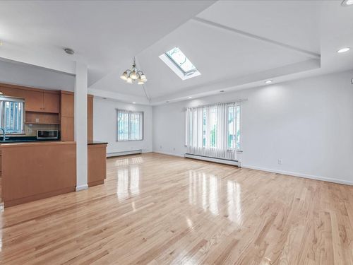 54 Browvale Ln, Little Neck, NY, 11362 | Card Image