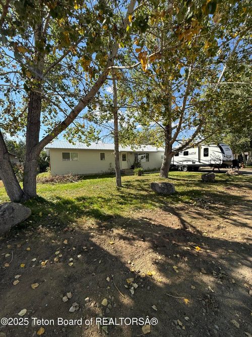 344 S Shanley Ave, Pinedale, WY, 82941-5423 | Card Image