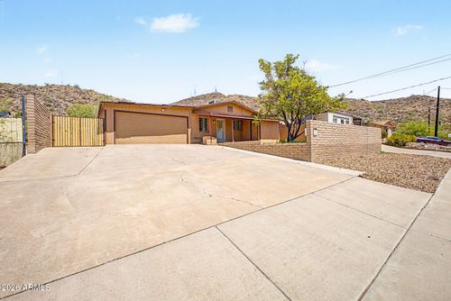 1516 W Shangri La Rd, Phoenix, AZ, 85029-5947 | Card Image