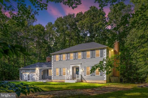 4910 Stonehurst Dr, WOODBRIDGE, VA, 22192-5726 | Card Image