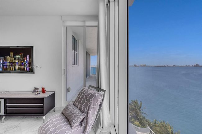 APT-1002 - 1881 79 Th Street Cswy, Condo with 2 bedrooms, 3 bathrooms and null parking in North Bay Village FL | Image 21