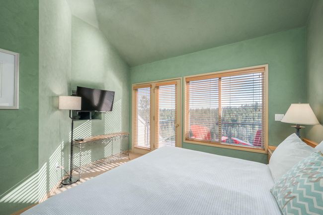 62-web-or-mls-1-16-25 19717 Mt Bachelor | Image 22