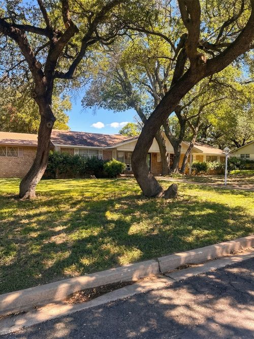 409 White Hall Rd, Woodway, TX, 76712-3853 | Card Image