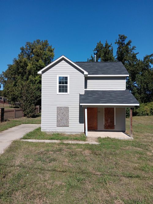100 W Mitchell Rd, Memphis, TN, 38109-8241 | Card Image