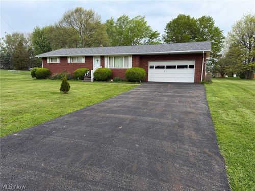 6391 Peach St, Louisville, OH, 44641-9418 | Card Image