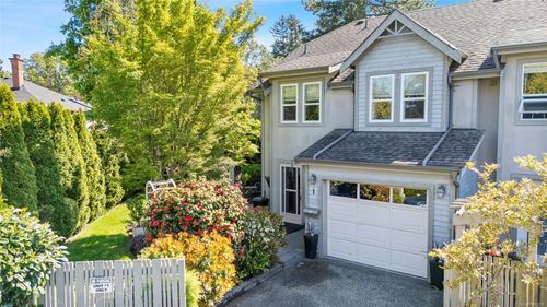 1-3947 Cedar Hill Cross Rd, Saanich, BC, V8P2N5 | Card Image