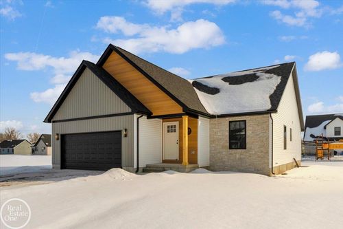 252 Shelldrake Ln, Saint Clair, MI, 48079 | Card Image