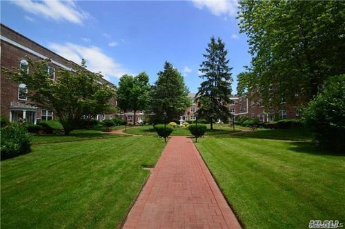 apt-g5-221 Middle Neck Rd, Great Neck, NY, 11021-1124 | Card Image