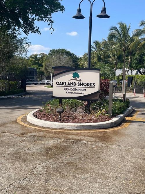 b204-3125 Oakland Shores Dr, Oakland Park, FL, 33309-7513 | Card Image