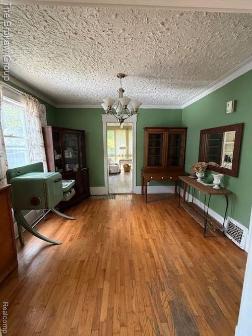 619 W Barnes Ave, Lansing, MI, 48910-1420 | Card Image