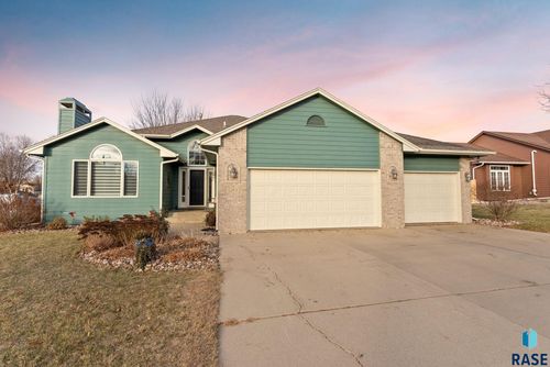 5201 Lewis Ave, Sioux Falls, SD, 57108 | Card Image