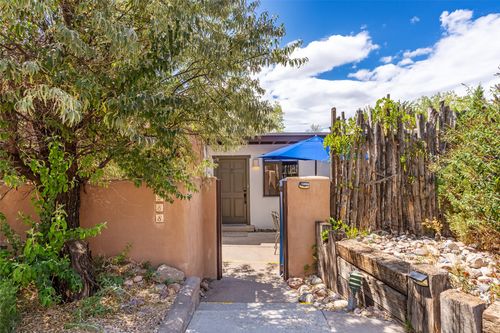 288 Calle Loma Norte, Santa Fe, NM, 87501-1234 | Card Image