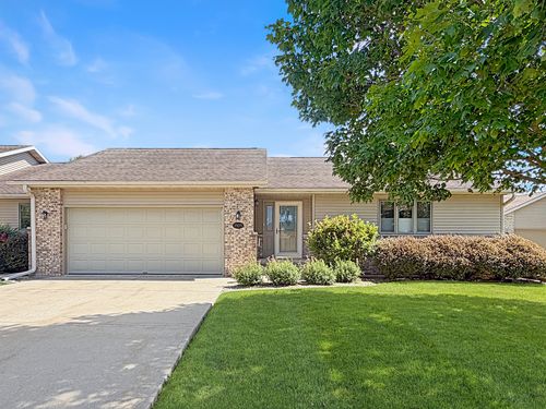 11-1909 Comanche Ct, Freeport, IL, 61032-7111 | Card Image
