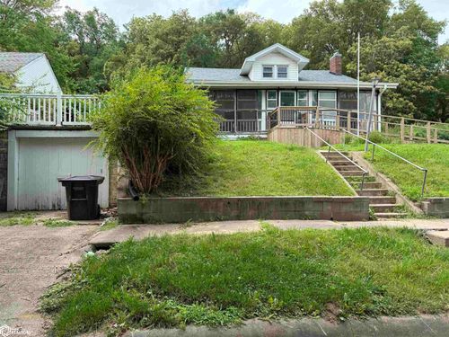 1711 Bluff St, Hamburg, IA, 51640-1411 | Card Image