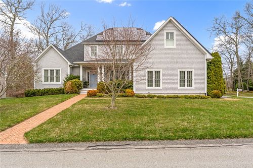 3 Jessica Ln, Narragansett, RI, 02882-3822 | Card Image