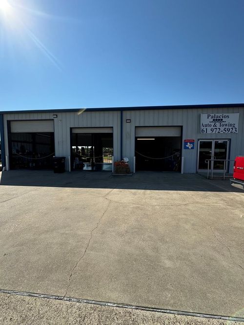 1105 Henderson Ave, Palacios, TX, 77465-3745 | Card Image