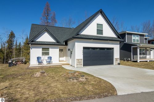10-9276 S Flaska Dr, Cedar, MI, 49621-9305 | Card Image