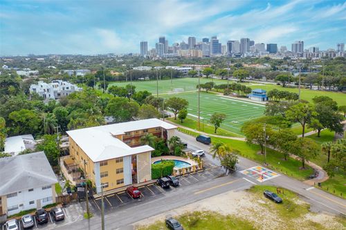 apt-2-744 Ne 14th Ave, Fort Lauderdale, FL, 33304-2856 | Card Image