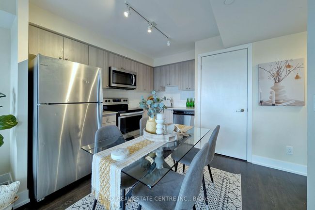 2010 - 1255 Bayly St, Condo with 1 bedrooms, 1 bathrooms and null parking in Pickering ON | Image 4