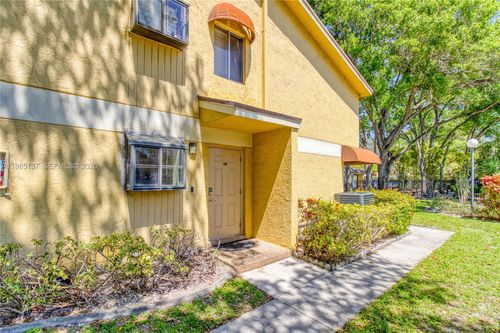 104-3095 N Oakland Forest Dr, Oakland Park, FL, 33309-7679 | Card Image