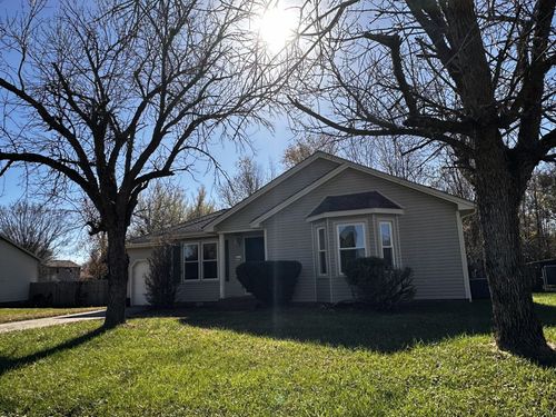 127 Man O War Dr, Oak Grove, KY, 42262-9102 | Card Image