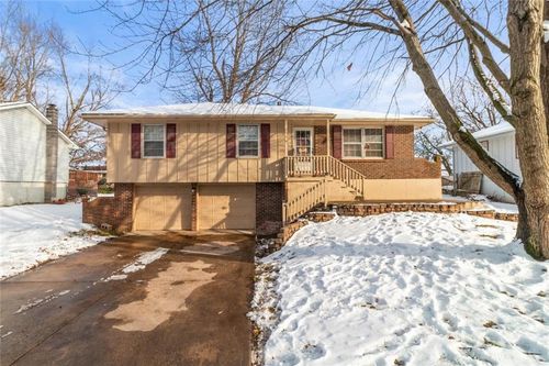 115 Baker St, Buckner, MO, 64016-9503 | Card Image