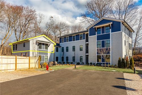 204-32 Exchange St, East Greenwich, RI, 02818-3904 | Card Image