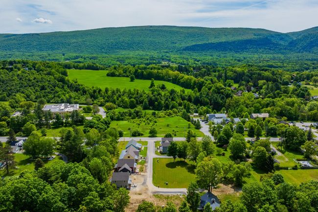 38 Jamesons Flts, Condo with 3 bedrooms, 3 bathrooms and null parking in Manchestr Ctr VT | Image 17