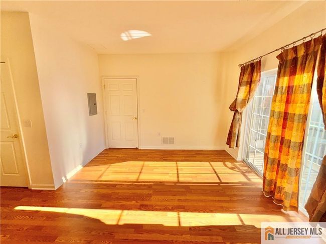 APT-211 - 540 Cranbury Rd, Townhouse with 1 bedrooms, 1 bathrooms and null parking in East Brunswick NJ | Image 8