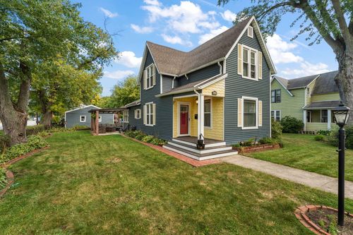 422 Jefferson Ave, Chesterton, IN, 46304-3237 | Card Image