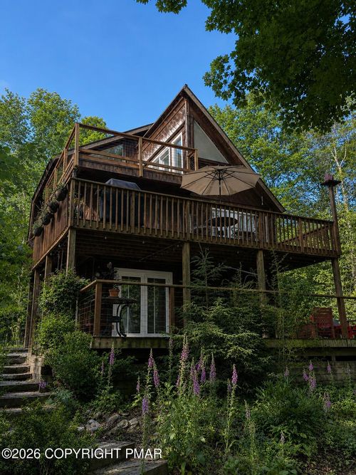 106 Butternut Ln, Canadensis, PA, 18325-4703 | Card Image