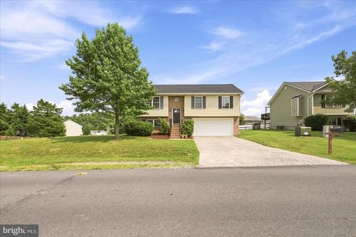224 Ford Cir, INWOOD, WV, 25428-4414 | Card Image