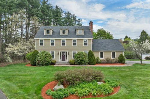 19 Poliquin Dr, Nashua, NH, 03062-2241 | Card Image