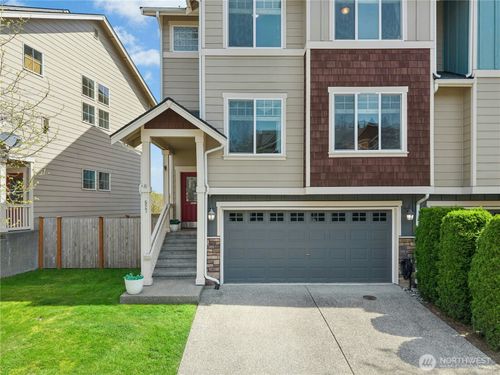 527 Pilchuck Path, Everett, WA, 98201-1208 | Card Image