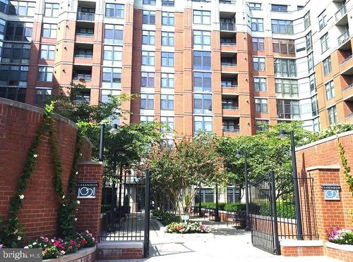 apt-403-1021 N Garfield St, ARLINGTON, VA, 22201-2562 | Card Image