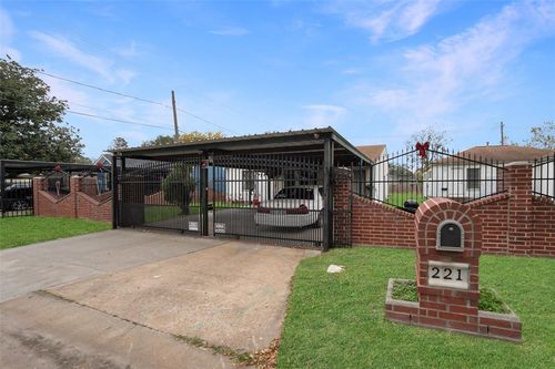 221 Westway Street, Houston, TX, 77547 | Card Image